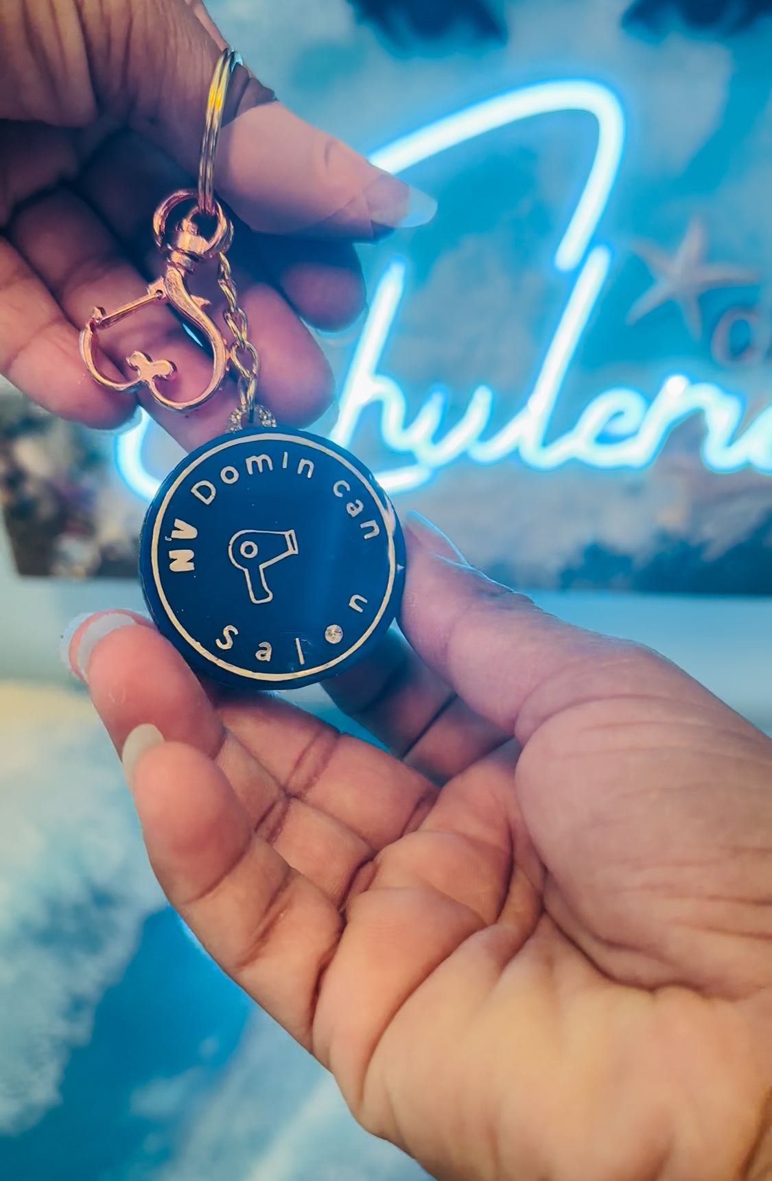 Smart Keychain – Instantly Share Your Business or Info
